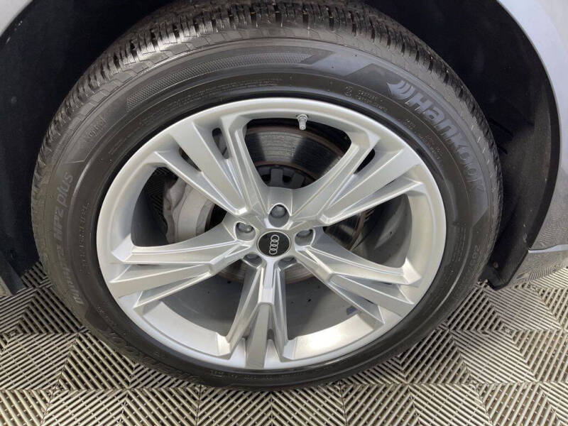 2022 Audi Q8 quattro Premium Plus 55 TFSI