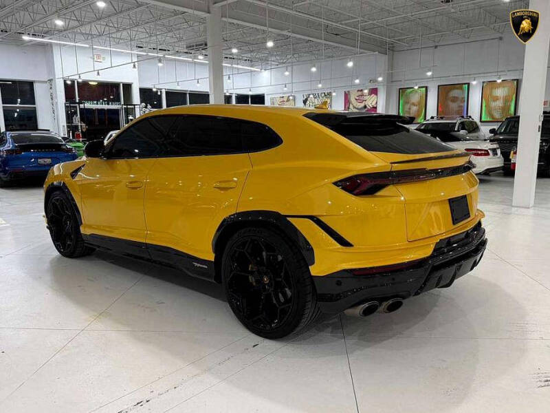 2024 Lamborghini Urus Performante