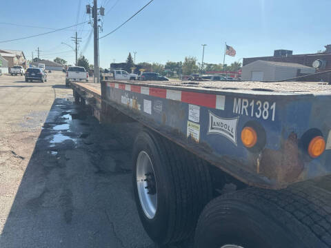 2012 Landoll 330C