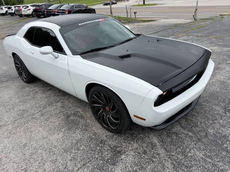 2017 Dodge Challenger SXT Plus