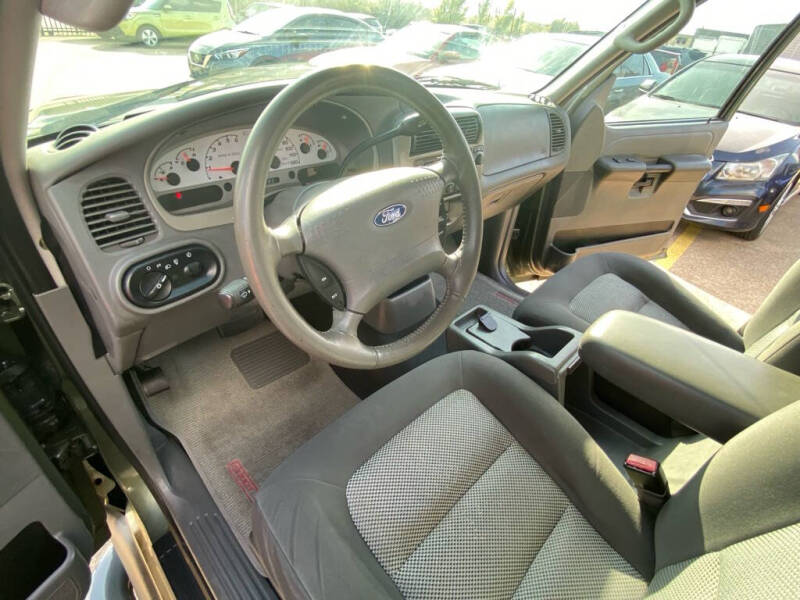 2004 Ford Explorer Sport Trac XLS