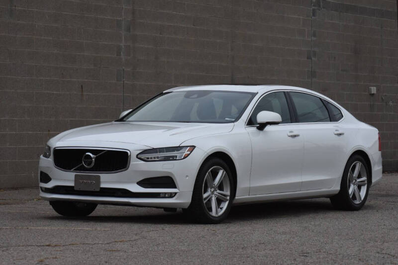 2018 Volvo S90 Momentum photo 4