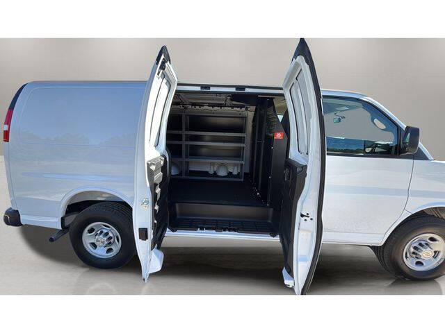 2025 Chevrolet Express 2500