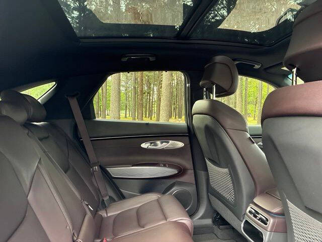 2023 Genesis GV70 2.5T Standard
