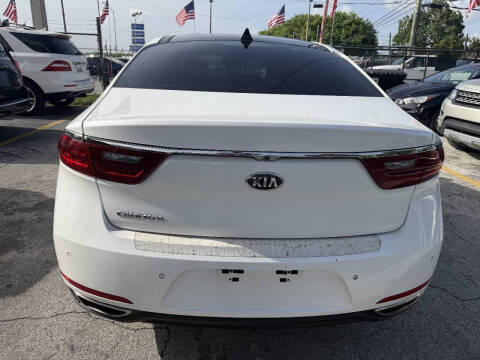 2017 Kia Cadenza Technology