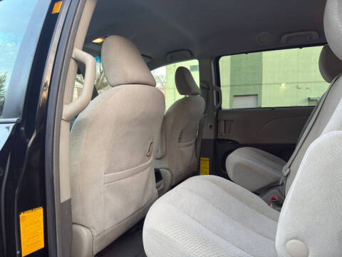 2012 Toyota Sienna
