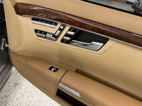 2009 Mercedes-Benz S-Class S 550 4MATIC