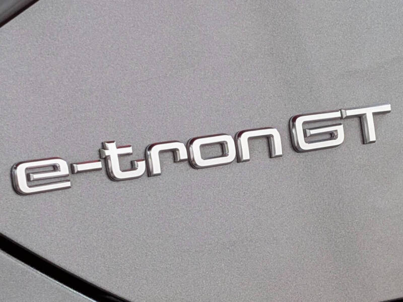 2023 Audi e-tron GT quattro Premium Plus