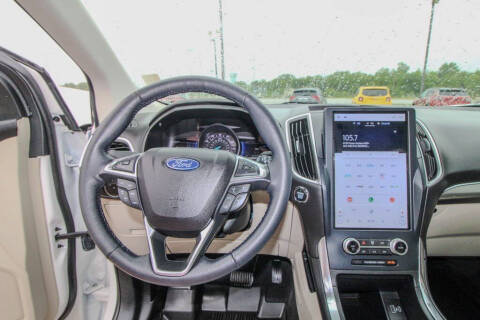 2023 Ford Edge Titanium
