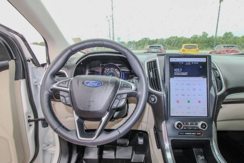 2023 Ford Edge Titanium