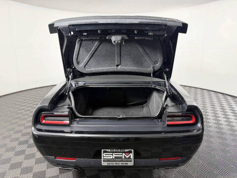 2016 Dodge Challenger 392 HEMI Scat Pack Shaker