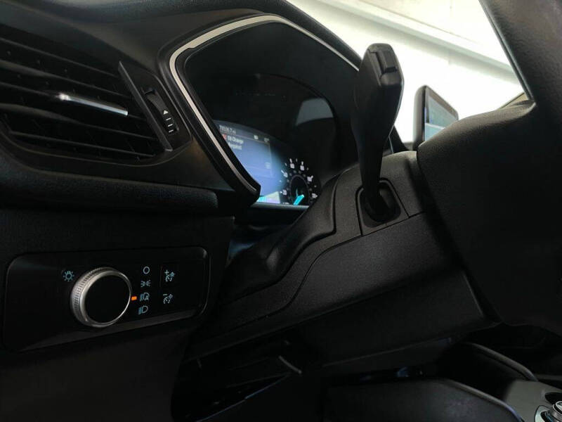 2020 Ford Escape SE