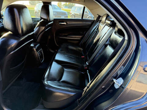 2016 Chrysler 300 Limited