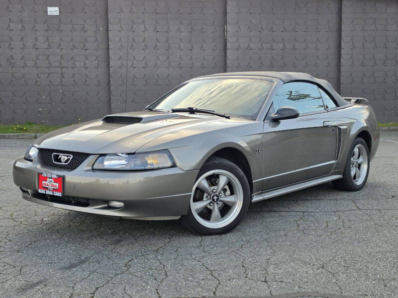 2002 Ford Mustang GT Deluxe