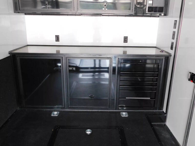 2025 United Trailers USH 32' Stacker Loaded