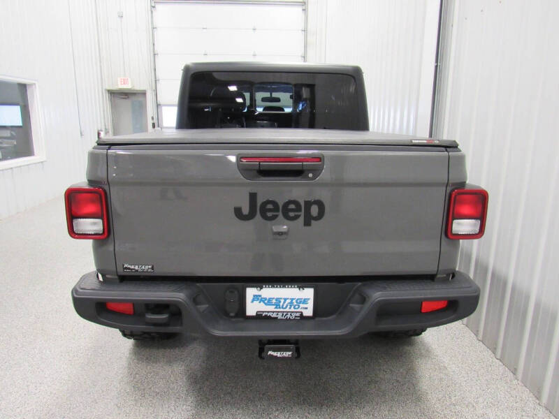 2022 Jeep Gladiator Sport S