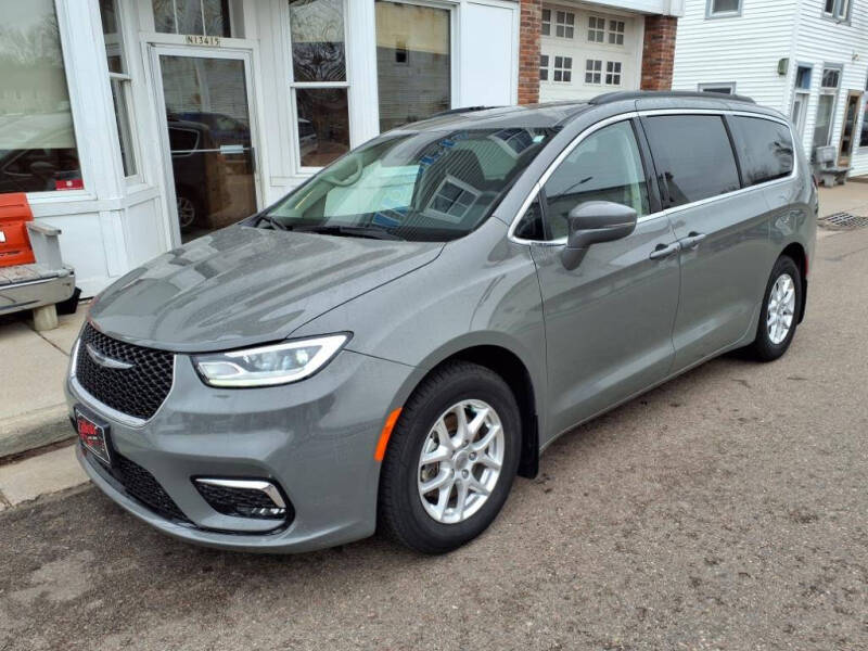 Used 2022 Chrysler Pacifica Touring L with VIN 2C4RC1BG9NR146280 for sale in Sand Creek, WI