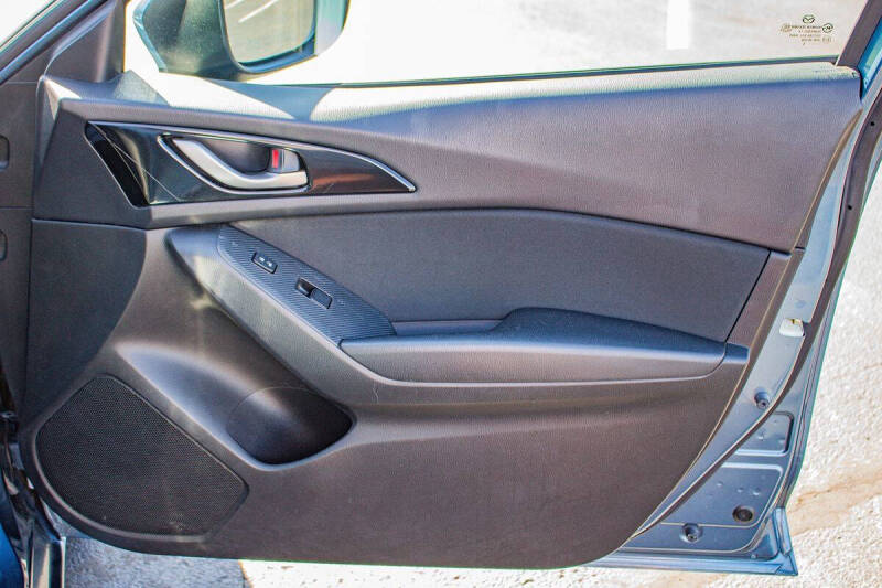 2015 Mazda MAZDA3 i Sport