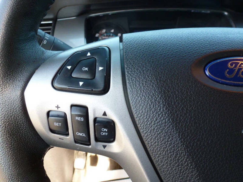 2017 Ford Taurus SEL