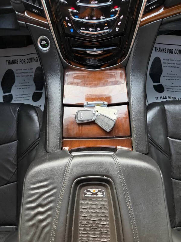 2017 Cadillac Escalade Luxury