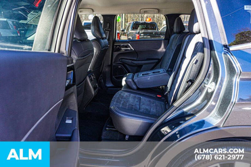 2025 Mitsubishi Outlander SE