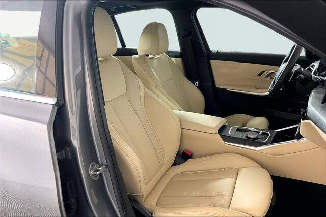 2025 BMW 3 Series 330i xDrive