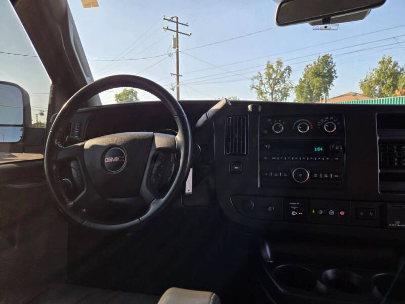 2023 GMC Savana 2500