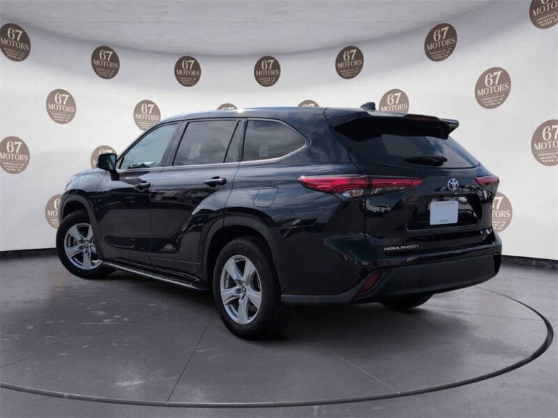 2020 Toyota Highlander LE
