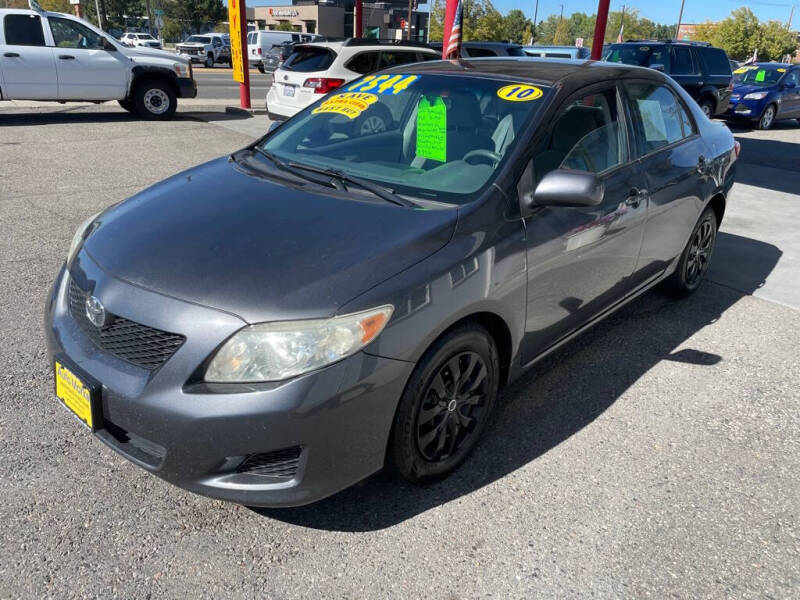 2010 Toyota Corolla LE photo 3