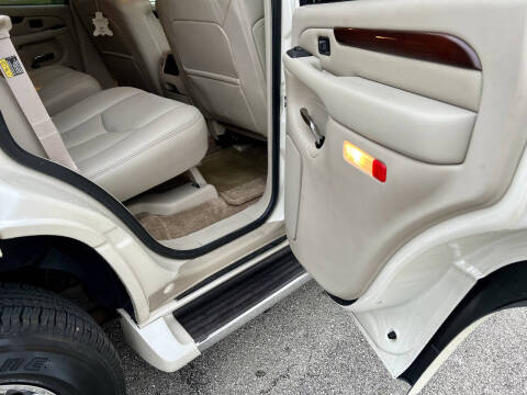 2003 Cadillac Escalade