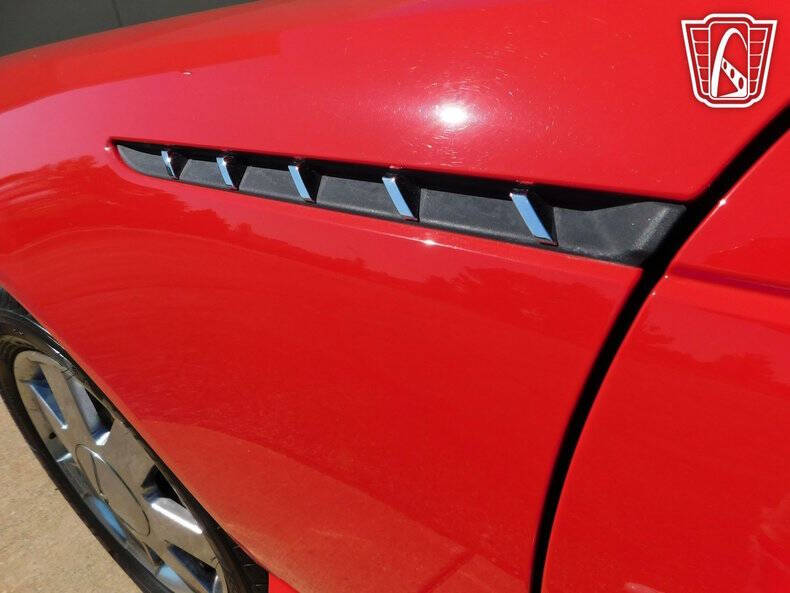 2002 Ford Thunderbird Deluxe