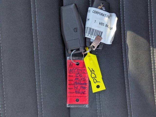 2025 Mitsubishi Outlander PHEV SE