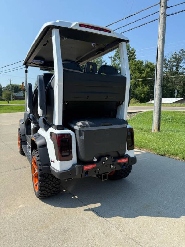 2025 Evolution D-MAX