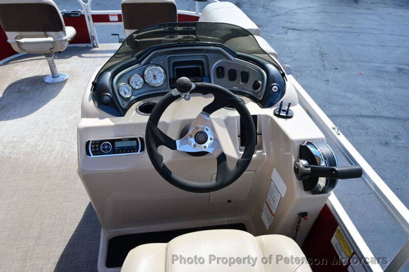 2019 Sun Tracker Fishin Barge 20 DLX