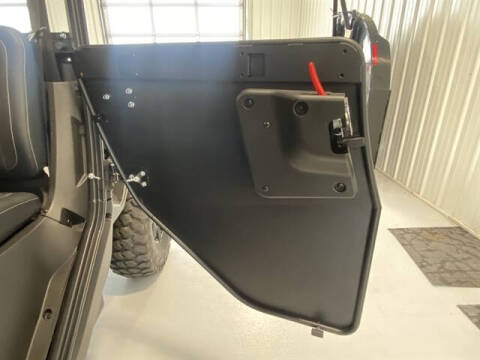 2025 Segway UT10 CREW