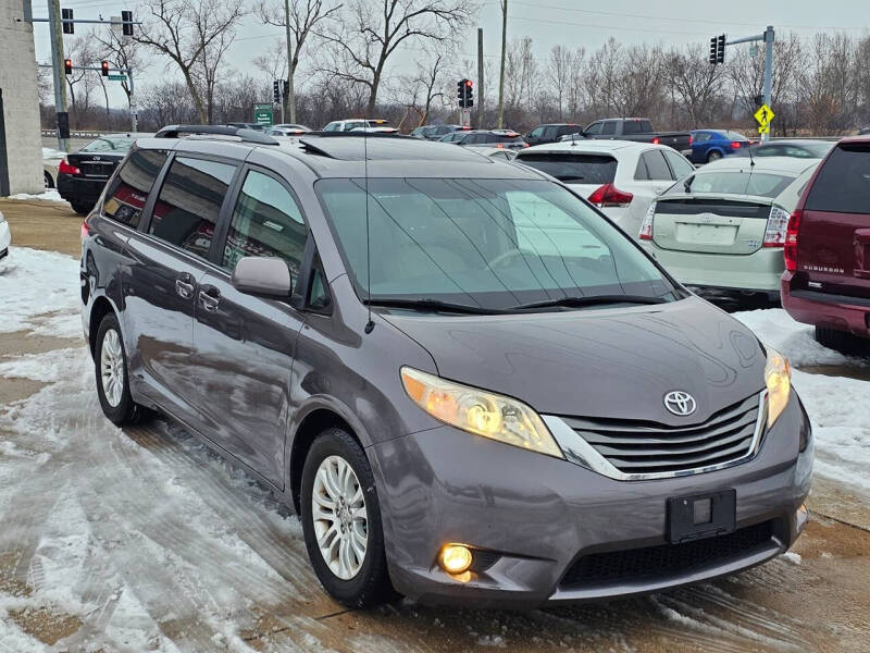 2012 Toyota Sienna XLE 8-Passenger