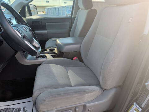 2015 Toyota Sequoia SR5