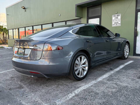2014 Tesla Model S P85