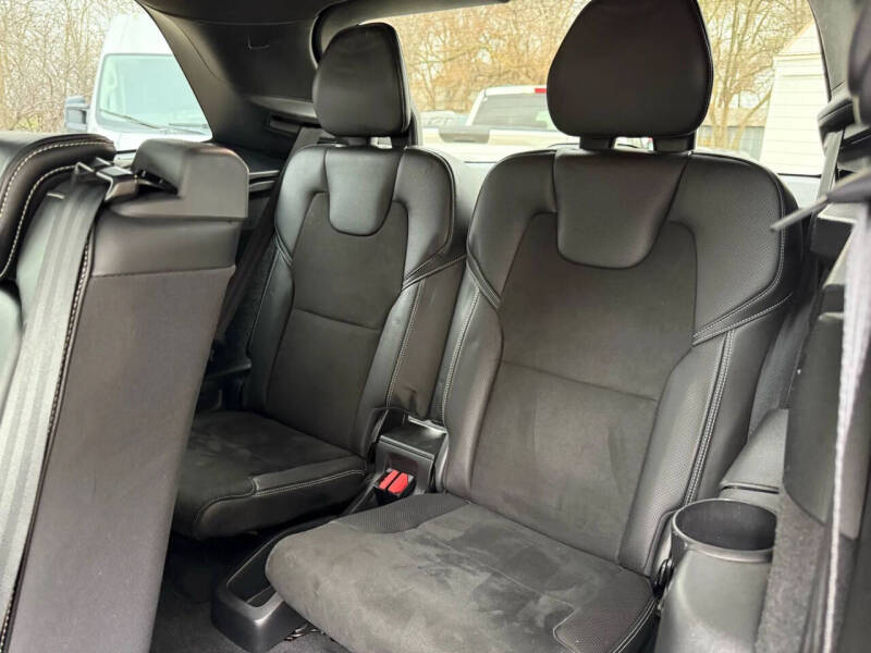 2017 Volvo XC90 T6 R-Design