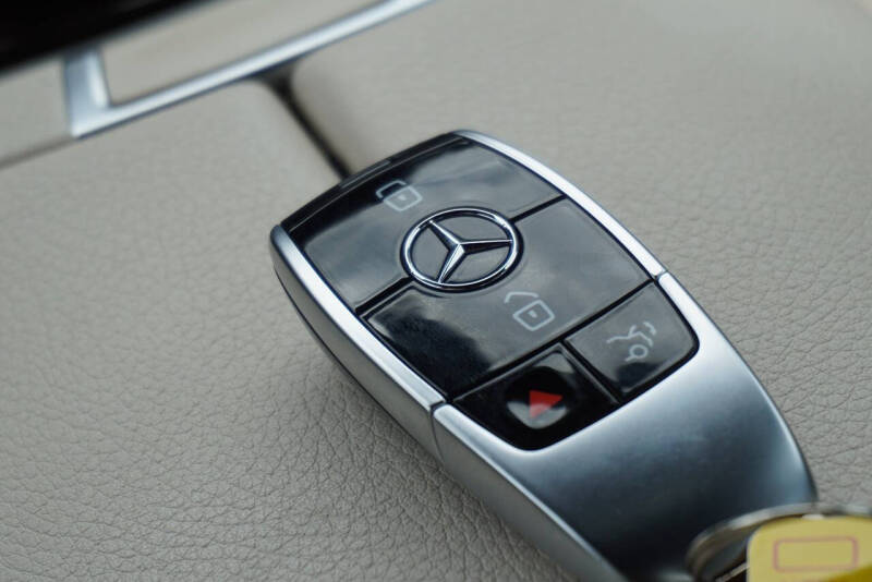 2019 Mercedes-Benz E-Class E 300