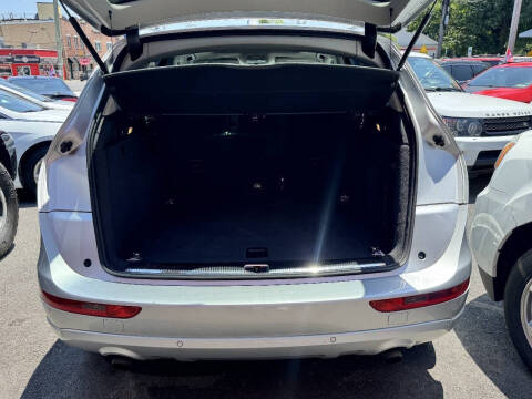 2011 Audi Q5 2.0T quattro Premium Plus