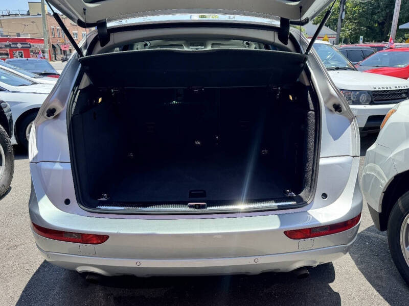 2011 Audi Q5 2.0T quattro Premium Plus
