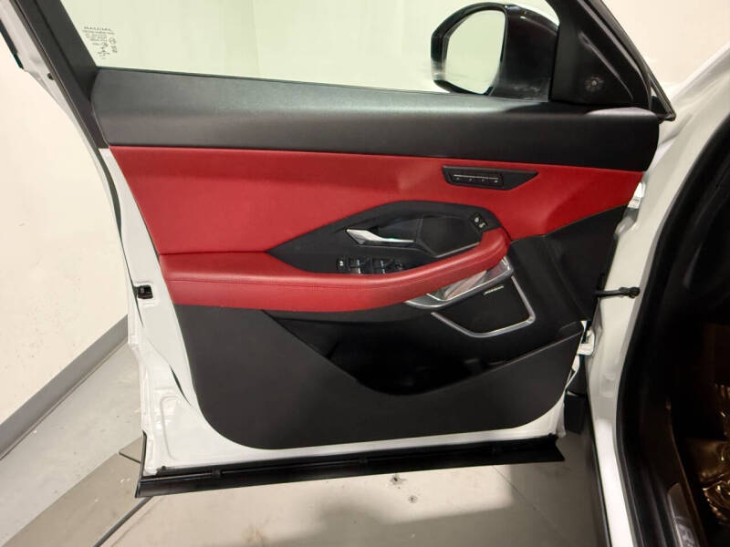 2019 Jaguar E-PACE P300 R-Dynamic SE