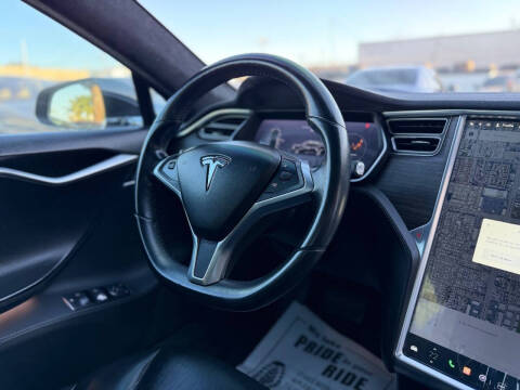 2015 Tesla Model S 70