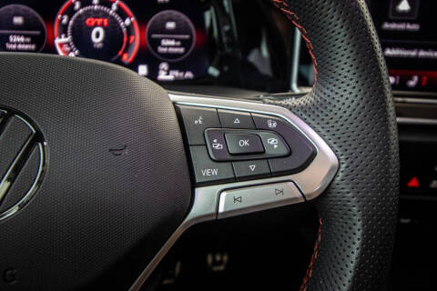 2025 Volkswagen Golf GTI SE