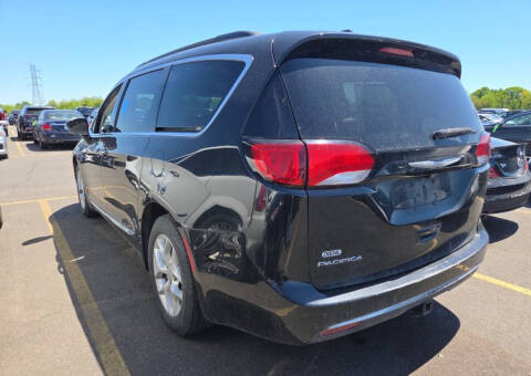 2017 Chrysler Pacifica Touring-L