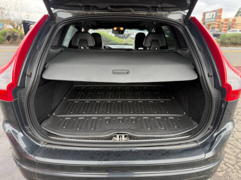 2016 Volvo XC60 T6 Drive-E R-Design Platinum