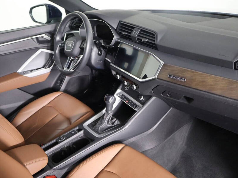 2022 Audi Q3 quattro S line Premium 45 TFSI