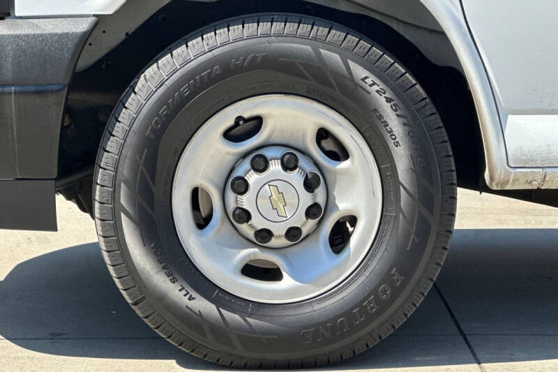 2023 Chevrolet Express LS 3500