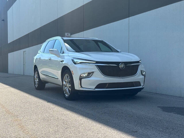 2022 Buick Enclave Essence's photo